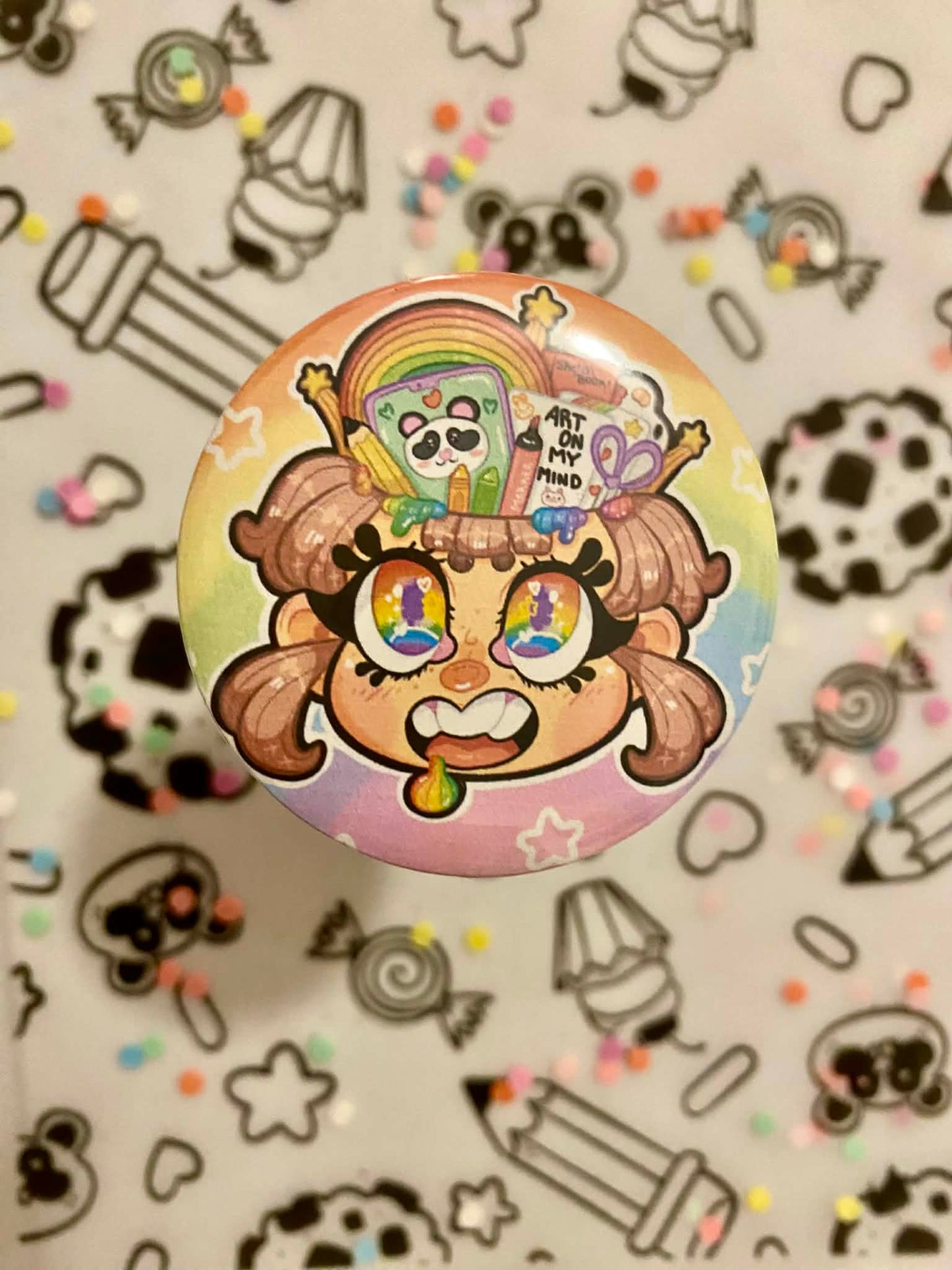 Art on my mind button pin